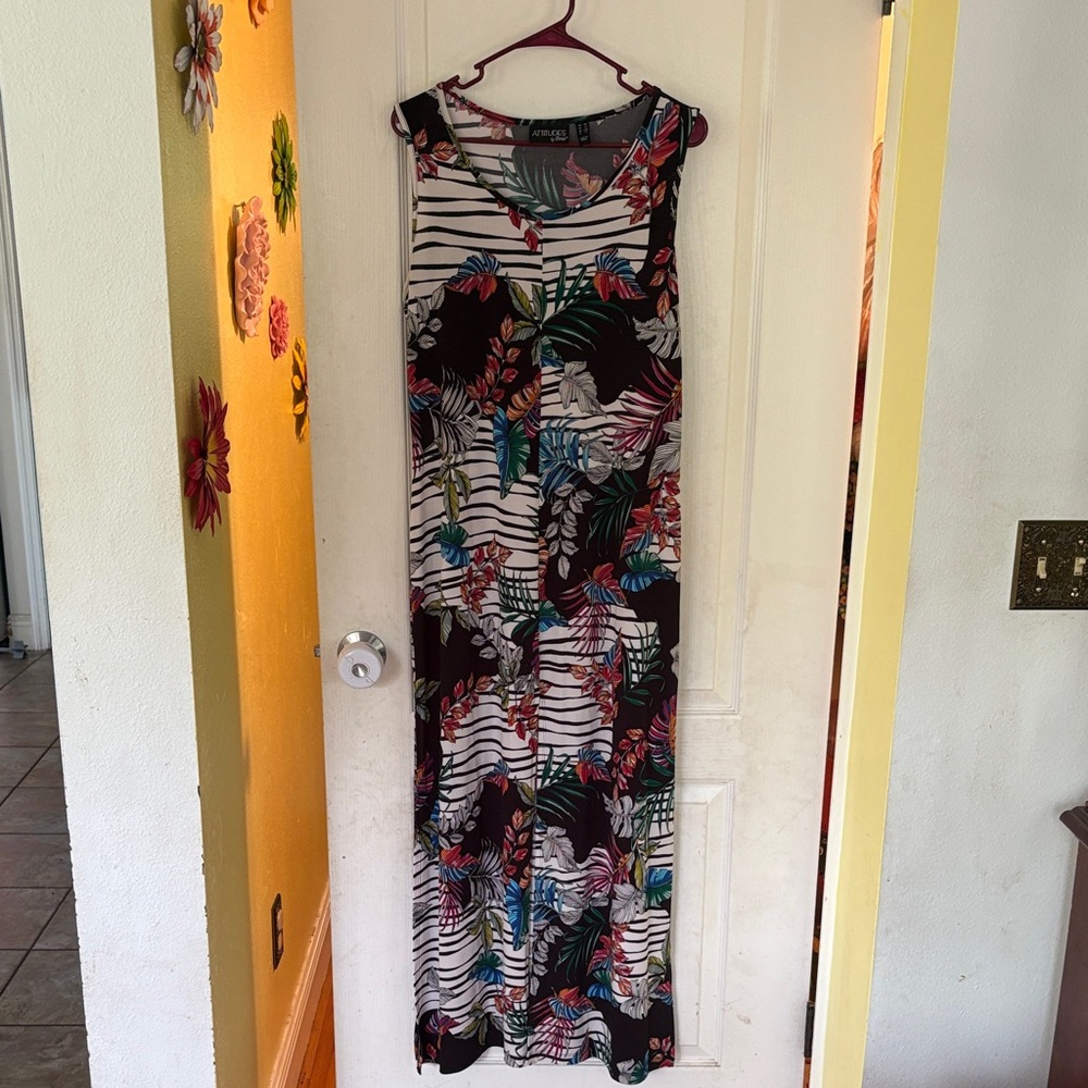 Attitudes by Renee Tropical Print Maxi Dress size medium tall MT colorful